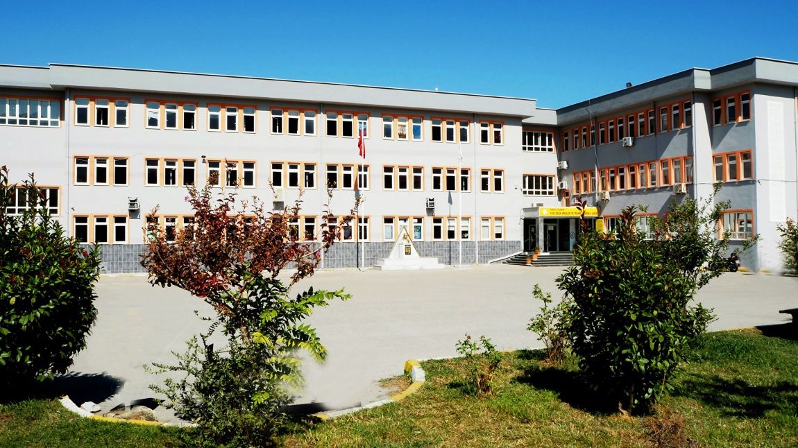 Faik Çelik Mesleki ve Teknik Anadolu Lisesi Fotoğrafı